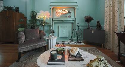 The Cat's Meow Apt 1