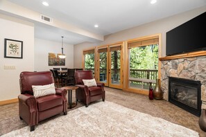 Smart TV, lareira, videogames