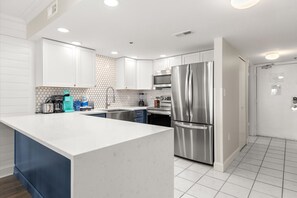 Frigorífic, forn i cafetera i tetera 