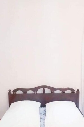 3 室のベッドルーム、アイロン / アイロン台、WiFi、ベッドシーツ