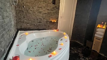 Suite Elite | Cortinas opacas y ropa de cama