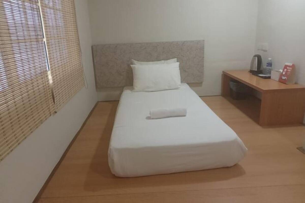 1 bedroom, desk, free WiFi