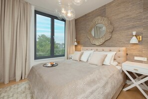 3 quartos, ferros/tábuas de passar roupa, Wi-Fi, roupa de cama