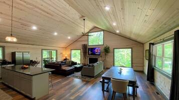 Télévision, cheminée