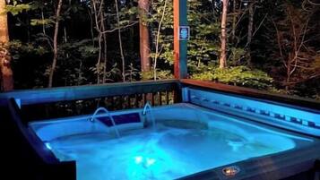 Bain à remous extérieur