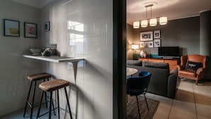 Design Apartment | Private kitchen | Espresso maker, coffee/tea maker, full-size fridge, microwave - Home N.5 Como Downtown (Como)