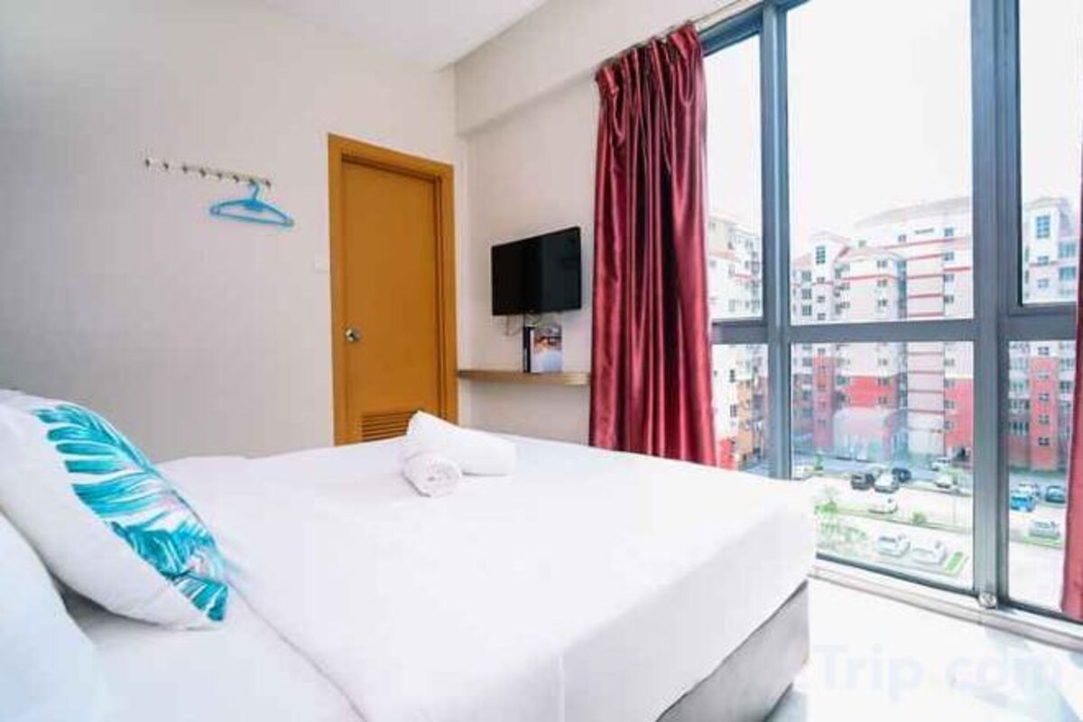 Deluxe Queen Room With Window