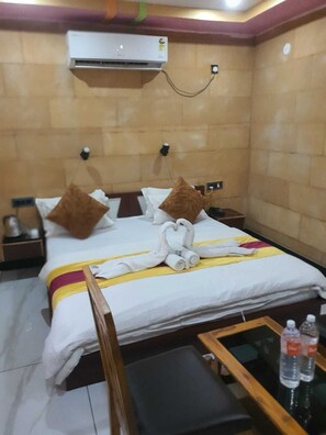 Superior Room | 1 bedroom, free WiFi - Hotel Zam Zam And Restaurant (Jaisalmer)