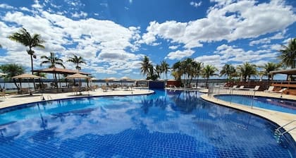Luxuoso Flat em Resort com Vista Incrível Para o Lago