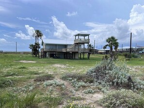 Property grounds - Faye DoDo - Beachfront - Island Realty (Grand Isle)