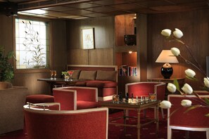 Lobby-Lounge