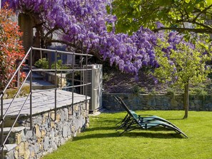 Property grounds - "PESCO" - Equipped suite on the first floor, with small balcony. (Levanto)