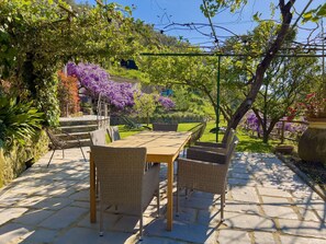Outdoor dining - "PALMA" - Apartment on the first floor, with small balcony. (Levanto)