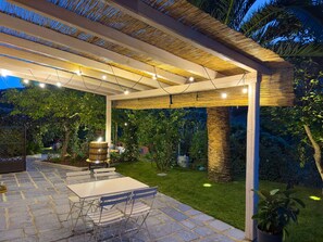 Outdoor dining - "MAGNOLIA" - Apartment on the ground floor, with veranda. (Levanto)
