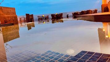 Rooftop pool