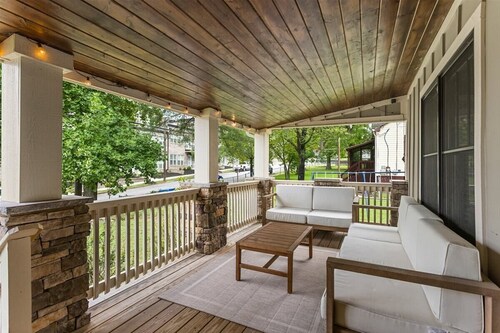Greenwood Cottage | Hot Tub + Close to Downtown