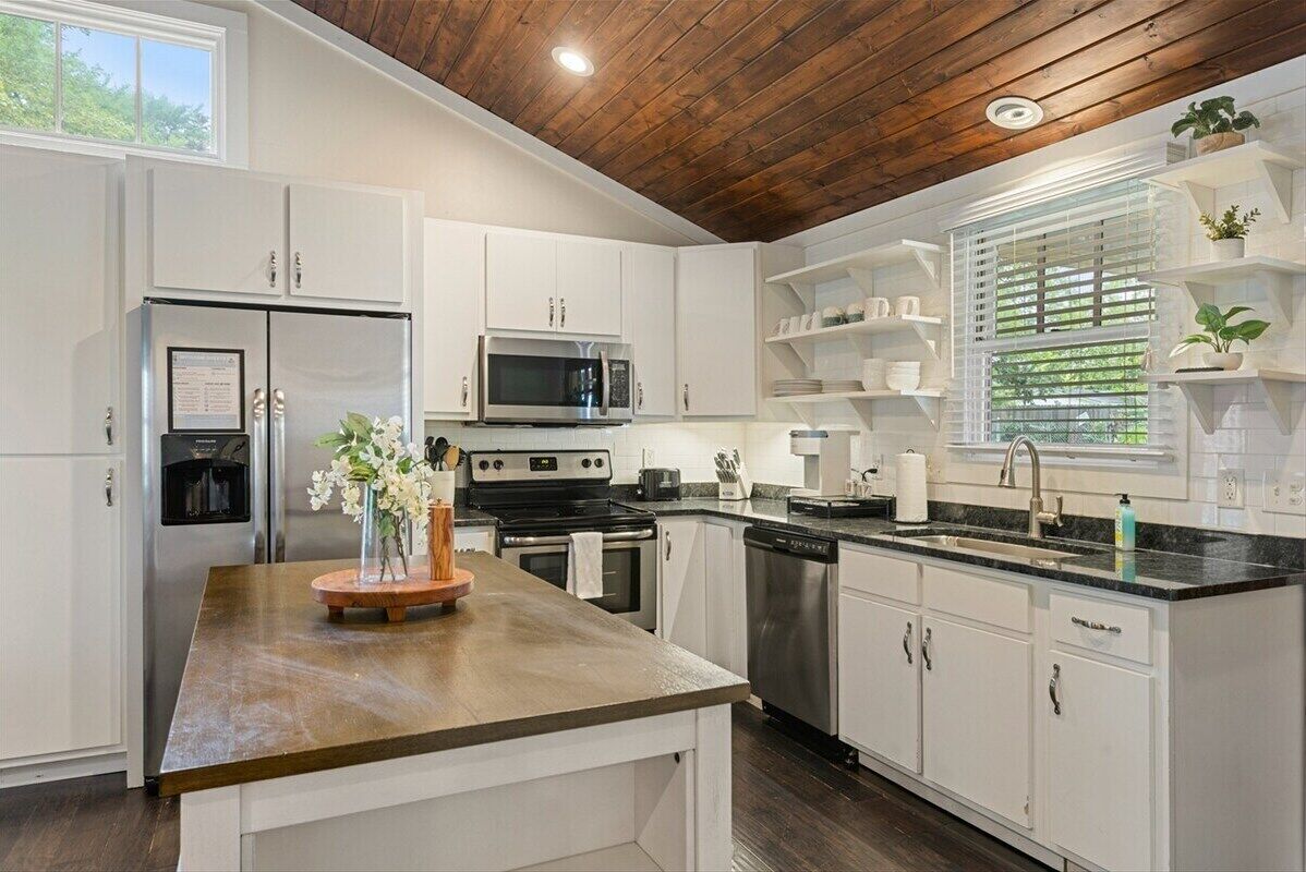 冰箱、微波炉、烤箱、炉灶