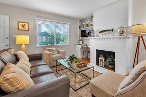 TV, streaming services - Sunset Cottage in La Jolla Shores - New Listing (La Jolla)