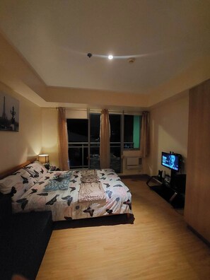 1 habitación, tabla de planchar con plancha, wifi y ropa de cama 