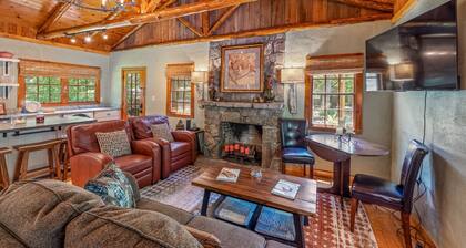 Garden Cottage-historic cottagew/hot tub