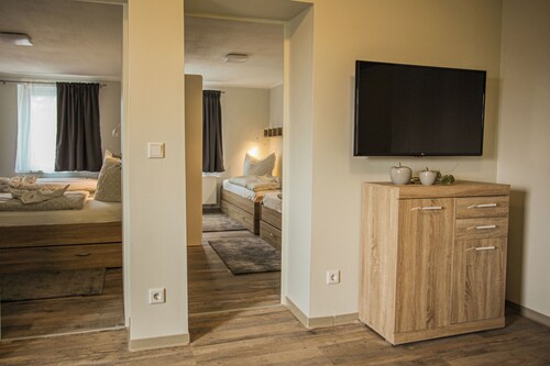 SACHER QUARTIERE - modern, nah dem Hainich, Unstrut-Radweg und Städtetrips