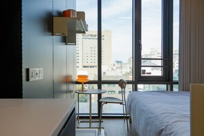 Premium bedding, desk, laptop workspace, soundproofing - Localstitch Creator Town Seogyo (Seoul)