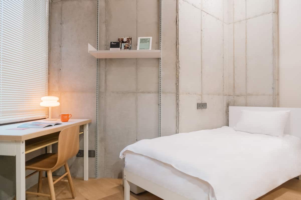 Kamar Single Superior | 1 kamar tidur, seprai premium, meja kerja, dan kedap suara