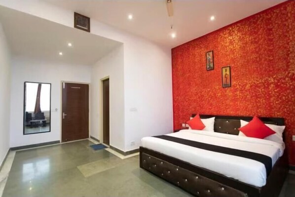 Deluxe Double Room | Free WiFi