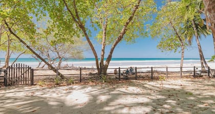 Beachfront Villa - In Front Of The Best Surf Sport