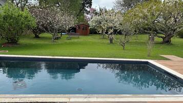 Piscine extérieure, piscine chauffée