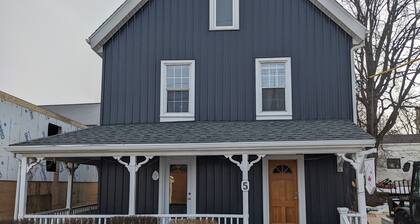 Alligator Suite - downtown Wolfville
