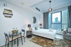 Laptop workspace, free WiFi - Brand New Studio with Marina View -PAU (Dubai)