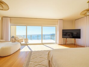 5 slaapkamers, een kluis op de kamer, een bureau