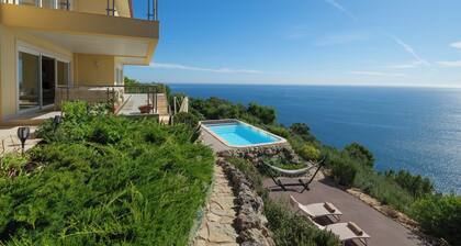Exclusive Oceanfront Villa in Arrabida Natural Park with Heated Pool