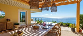 Exclusive Oceanfront Villa in Arrabida Natural Park with Heated Pool