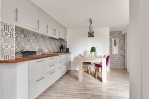 Fridge, microwave, oven, dishwasher