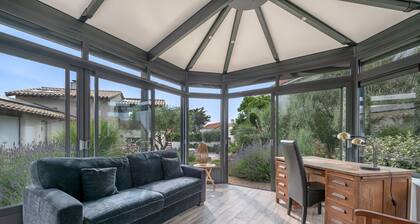 Seafront villa for 10 adults and 1 child