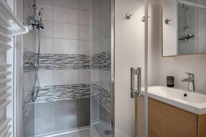 Shower - Tour-du Parc - Modern house for 8 (Le Tour-du-Parc)