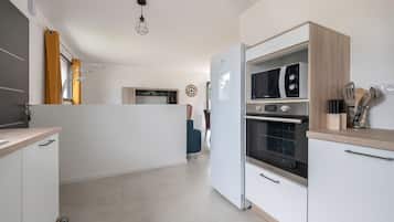 Réfrigérateur, micro-ondes, four, lave-vaisselle