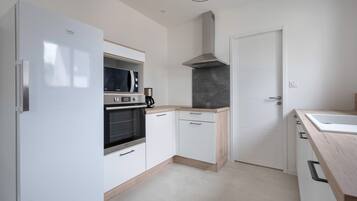 Réfrigérateur, micro-ondes, four, lave-vaisselle