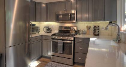 Executive Rental Near Town and Trails - End Unit - Deck, Views, & Garage