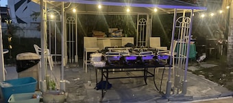 Private Pool, Gazebo, Firepit, and Hot Tub. Optional Guest Suite
