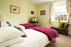 3 chambres, fer et planche à repasser, Wi-Fi, literie fournie