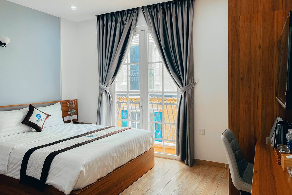 Kamer (301) | Luxe beddengoed, een minibar, een laptopwerkplek