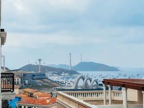 Premium-Vierbettzimmer, Balkon, Meerblick (502) | Balkon