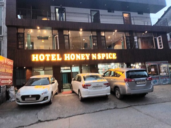 Front of property - Hotel HONEY N SPICE (Dharamshala)