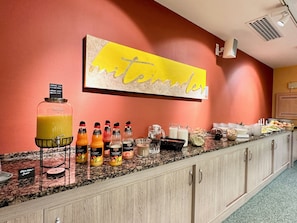 Desayuno continental gratuito y diario