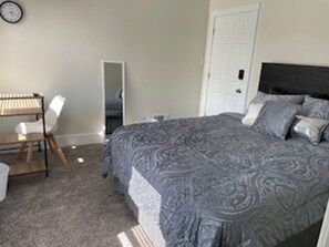 6 عدّة غرف نوم ومكتب ومكواة/لوح كي وواي فاي