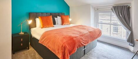 3 chambres, fer et planche à repasser, lit de bébé portatif