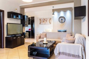 Fernseher, Kamin, DVD-Player, Arbeitsbereiche